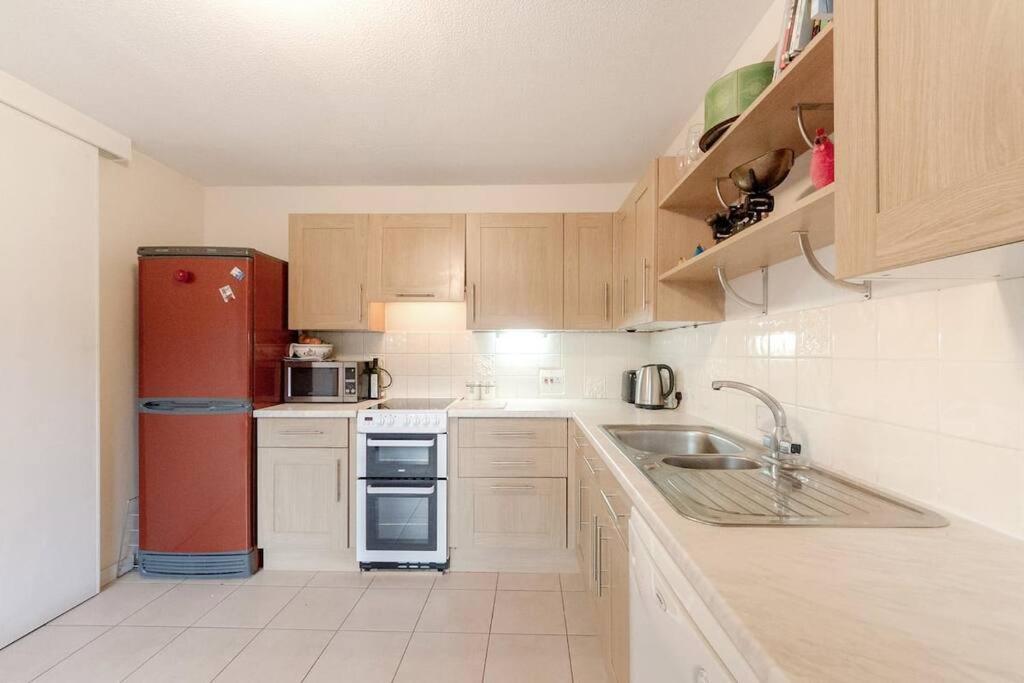 Spacious Two Double Bedroom Flat London Exterior photo